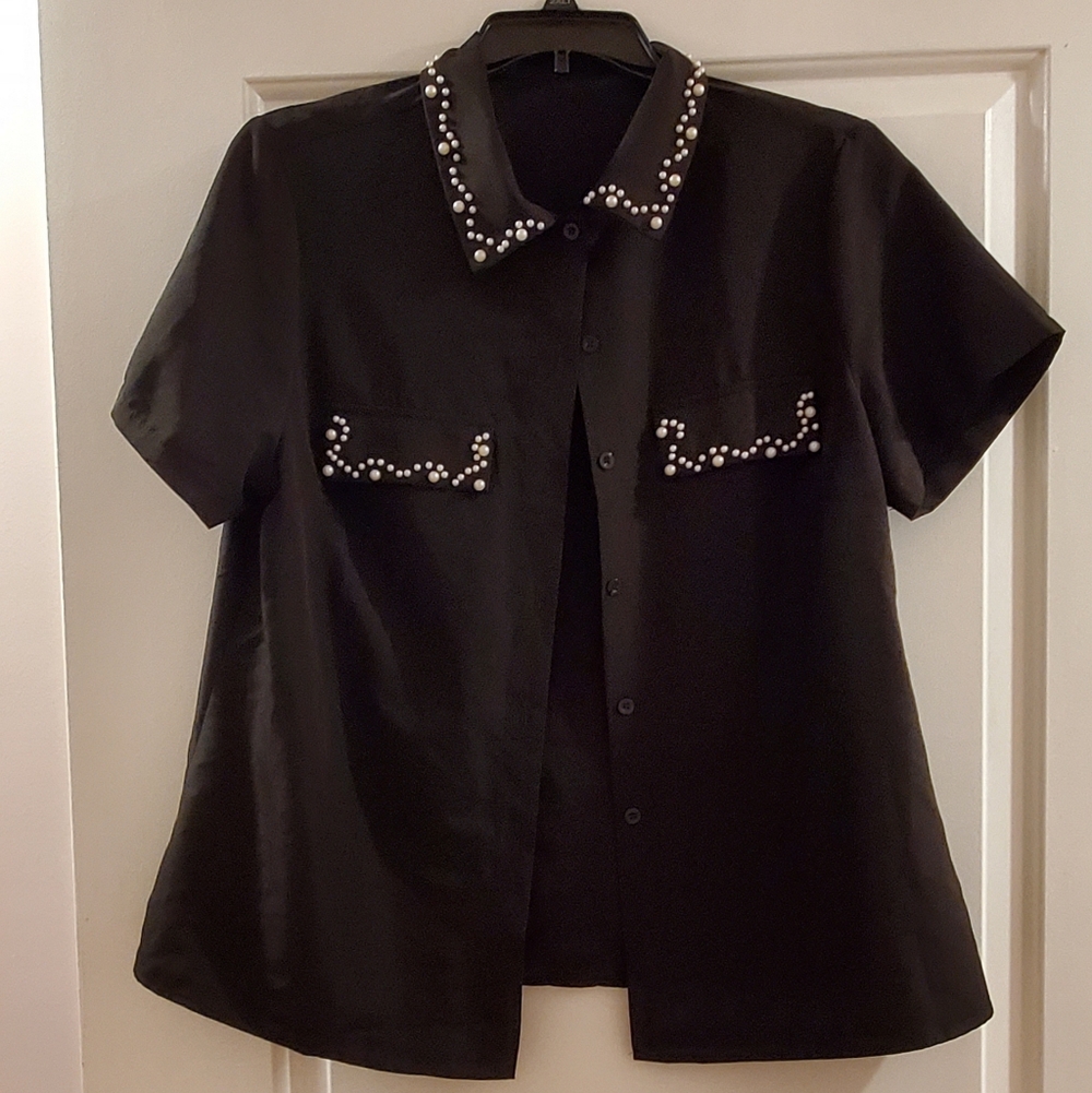 SHEIN Pearls Curve Classic Black Top